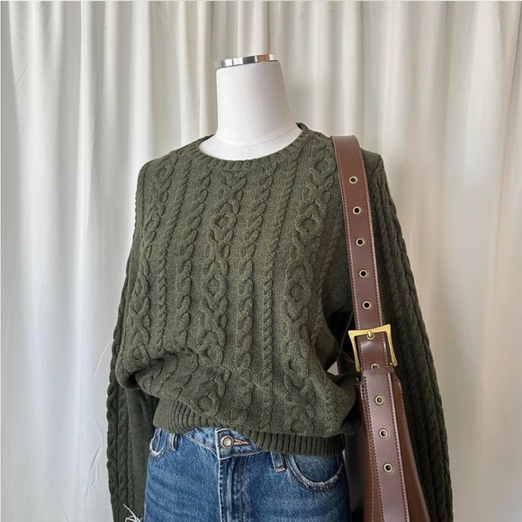 L.L. Bean Fisherman’s Cable knit crewneck sweater Green Large. - Picture 5 of 8